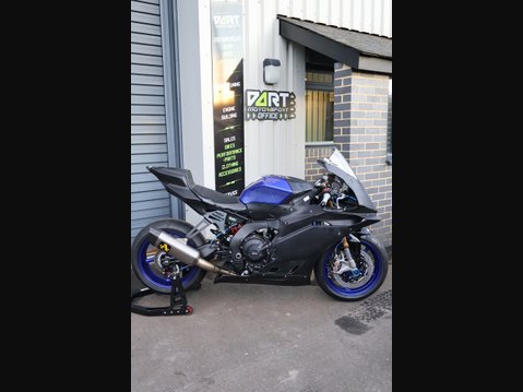 Yamaha R9 7