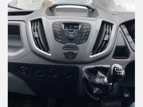 Ford Transit 2.2 TDCi 350 RWD L3 H1 Euro 5 2dr (DRW) 32