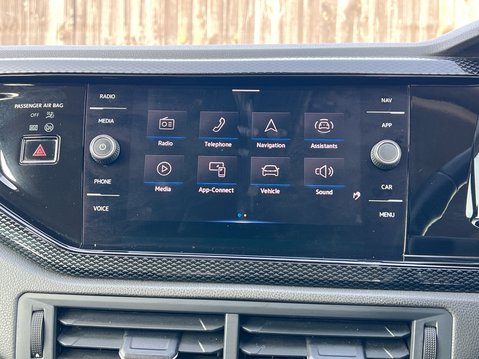 Volkswagen Polo LIFE TSI DSG 25