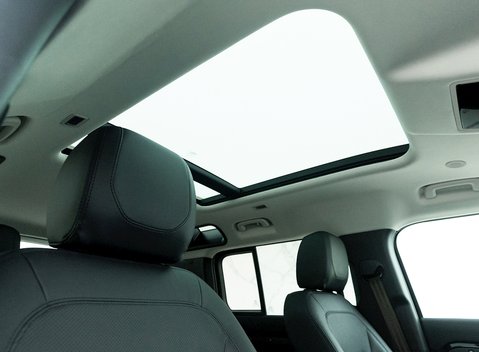 Land Rover Defender 110 XS Edition P400 11