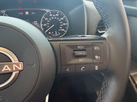 Nissan Qashqai 1.3 DIG-T MHEV Acenta Premium Euro 6 (s/s) 5dr 24
