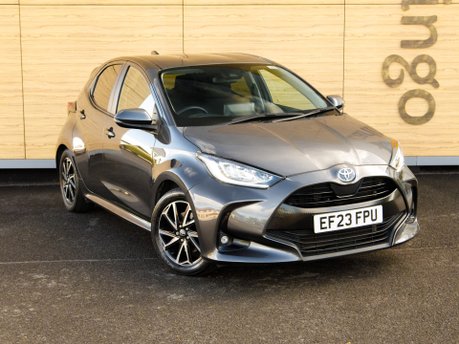 Toyota Yaris DESIGN FHEV