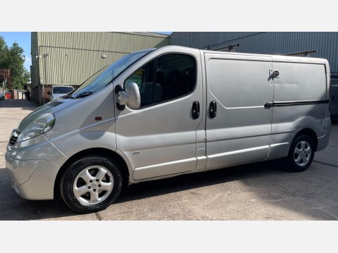 Vauxhall Vivaro 2.0 2900 CDTi Sportive Panel Van 4dr Diesel Manual FWD L3 (195 g/km, 113 bh 18