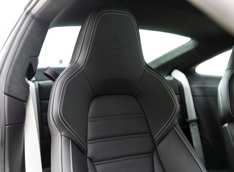 Porsche 911 Turbo (992) 11