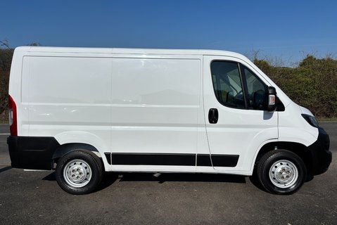 Peugeot Boxer 333 L1 H1 120 ps BlueHdi Professional - Sat Nav & Air Con 9