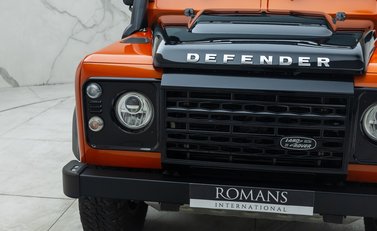Land Rover Defender 110 ADVENTURE 30