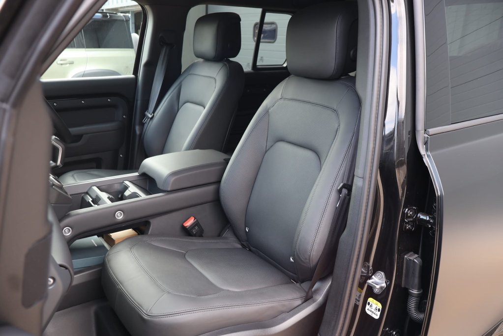 Land Rover Defender 110 2026 HARD TOP 350 X-DYNAMIC HSE REAR SEATS MATT PPF CARBON PPF BONET  24