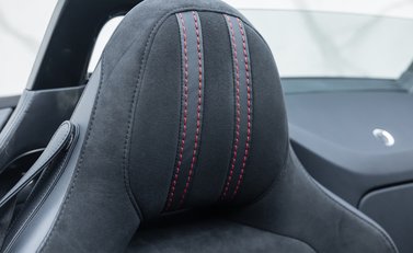 Aston Martin V8 Vantage ROADSTER 20