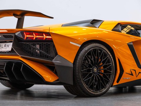 Lamborghini Aventador 6.5 V12 LP 750-4 Superveloce Coupe 2dr Petrol ISR 4WD Euro 6 (750 bhp) 38