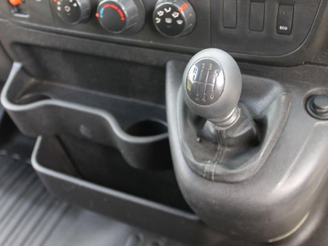 Renault Master 2.3 dCi 35 Business FWD MWB Medium Roof Euro 6 5dr 21