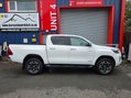 Toyota Hilux INVINCIBLE 4WD D-4D DCB 4