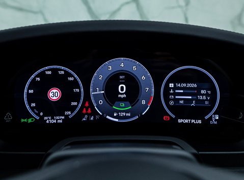 Porsche 911 Carrera GTS (992.2) 19