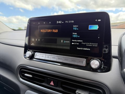Hyundai KONA 39kWh Premium SUV 5dr Electric Auto (10.5kW Charger) (136 ps) 32