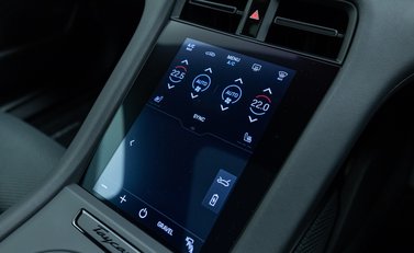 Porsche Taycan 4S Cross Turismo 22