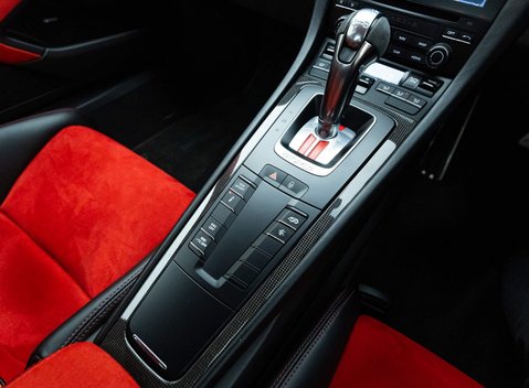 Porsche 911 GT2 RS (991) 19