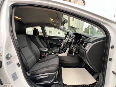 Hyundai i30 CRDI S BLUE DRIVE 32