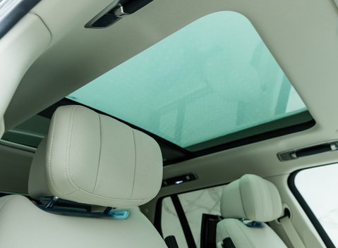 Land Rover Range Rover P550e Autobiography 12