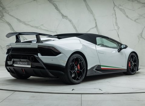 Lamborghini Huracan Spyder LP 640-4 PERFORMANTE 8