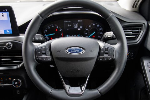 Ford Focus TITANIUM 20