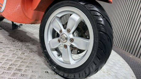 Piaggio Vespa Primavera 2018 ONLY 13K LONG MOT GREAT COLOUR SCHEME 125CC SCOOTER 29