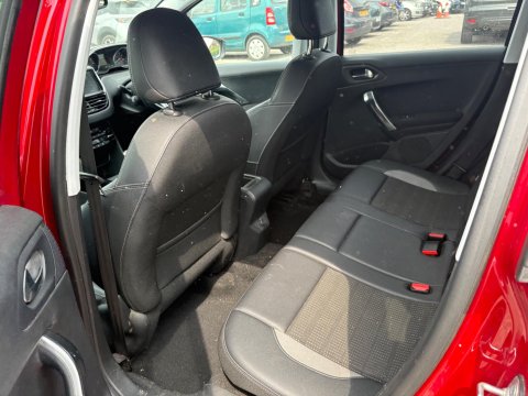 Peugeot 2008 PURETECH ALLURE 14
