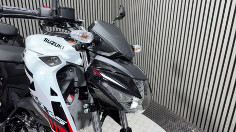 Suzuki GSX-S GSX 125 S 2024 ONLY 1K STUNNING 15BHP LEARNER 125CC SPORT 41