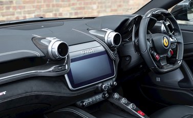 Ferrari GTC4 Lusso T 16