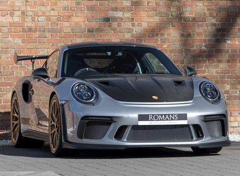 Porsche 911 GT3 RS Weissach (991.2) 1