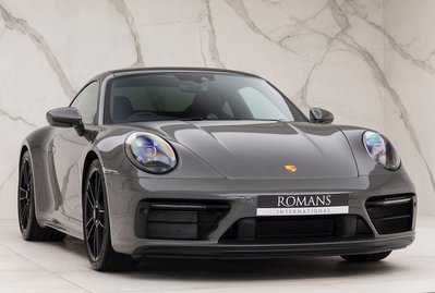 Porsche 911 Carrera GTS (992)