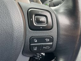 Lexus Is 2.5 IS 300h Advance CVT 4dr 54