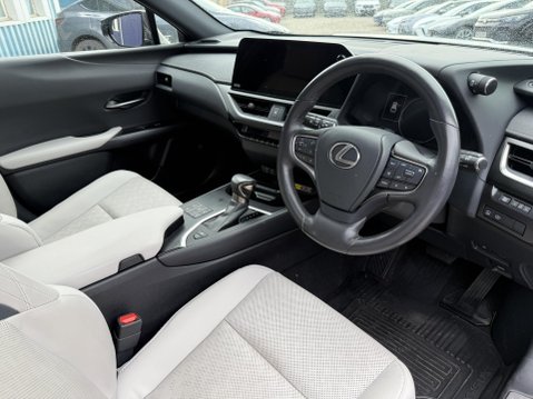 Lexus Ux 2.0 250h Takumi SUV 5dr Petrol Hybrid E-CVT Euro 6 (s/s) (184 ps) 2