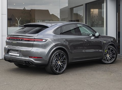 Porsche Cayenne E-HYBRID coupe 4