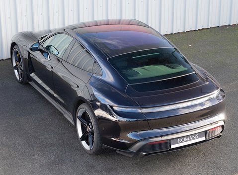 Porsche Taycan Turbo S 8