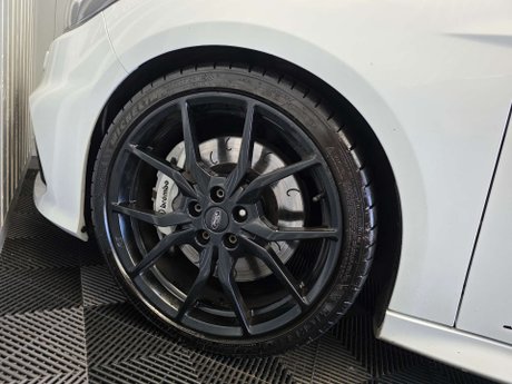 Ford Focus 2.3T EcoBoost RS Hatchback 5dr Petrol Manual AWD Euro 6 (s/s) (350 ps) 28