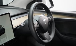 Tesla Model Y PERFORMANCE AWD Midnight Silver GROK AI Assistant 21" Alloys One Owner VATQ 21