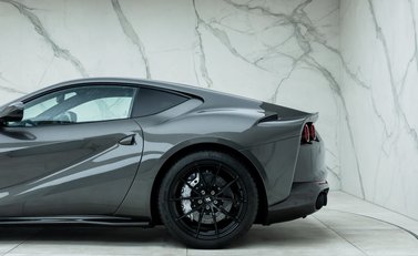 Ferrari 812 Superfast 36