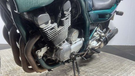 Yamaha XJ 1995 RUNNING PROJECT BIKE SPARES OR REPAIR SHAFT DRIVE 900CC TRIKE? 8