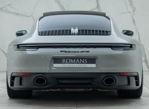 Porsche 911 Carrera GTS (992) 8
