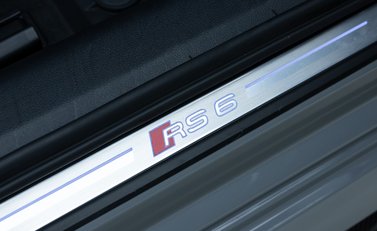 Audi RS6 Avant Carbon Black 22