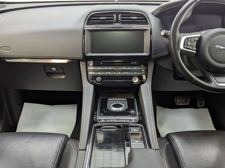Jaguar F-Pace 2.0 F-Pace Chequered Flag AWD D Auto 4WD 5dr 70