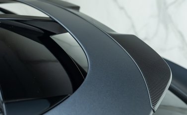 Aston Martin DBX 707 36