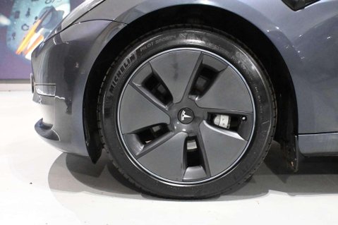 Tesla Model 3 LONG RANGE AWD 21