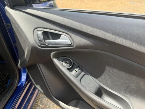 Ford Focus 1.5 TDCi Zetec S Hatchback 5dr Diesel Manual Euro 6 (s/s) (120 ps) 14