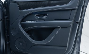 Bentley Bentayga V8 S 31