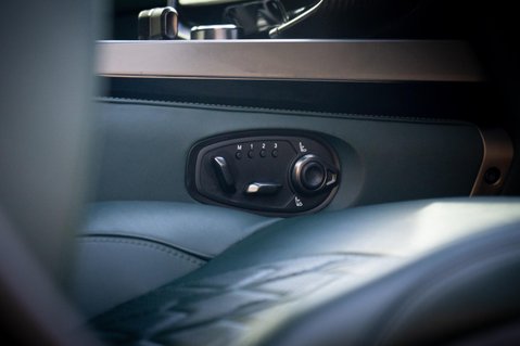 Aston Martin Vanquish 5.2 V12 BiTurbo Auto Euro 6 (s/s) 2dr 24