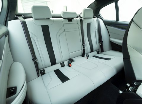 BMW M5 Competition 12