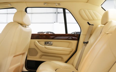 Bentley Arnage Red Label - 1 Owner - Full Bentley Service History 17