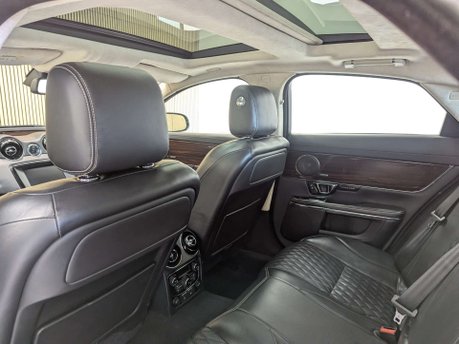 Jaguar XJ 3.0 XJ Portfolio V6 D Auto 4dr 38