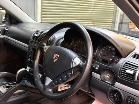 Porsche Cayenne 3.2 V6 Tiptronic S AWD 5dr 7