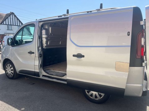 Vauxhall Vivaro 1.6 Vivaro 2700 Sportive CDTi 33